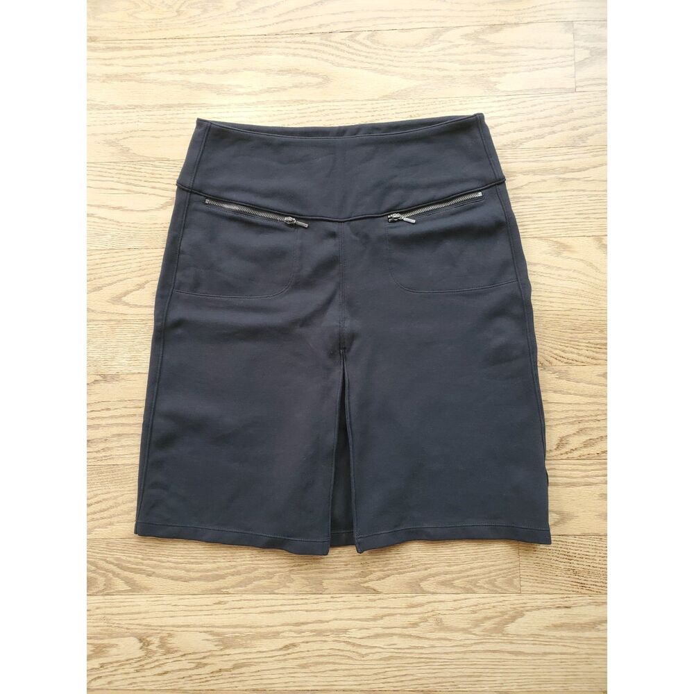 Athleta Womens M Skirt Zipped Pockets Pleated Front Minimalist Edgy EUC